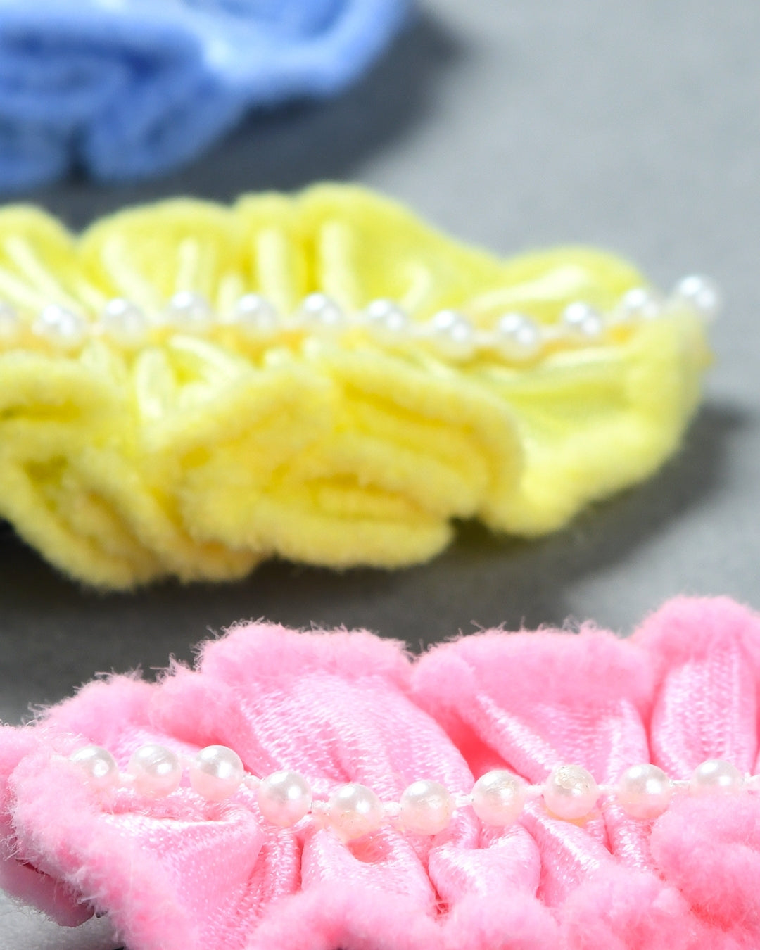 Pack Of 2 Pearl Embellished Velvet Hairclips - Multicolor