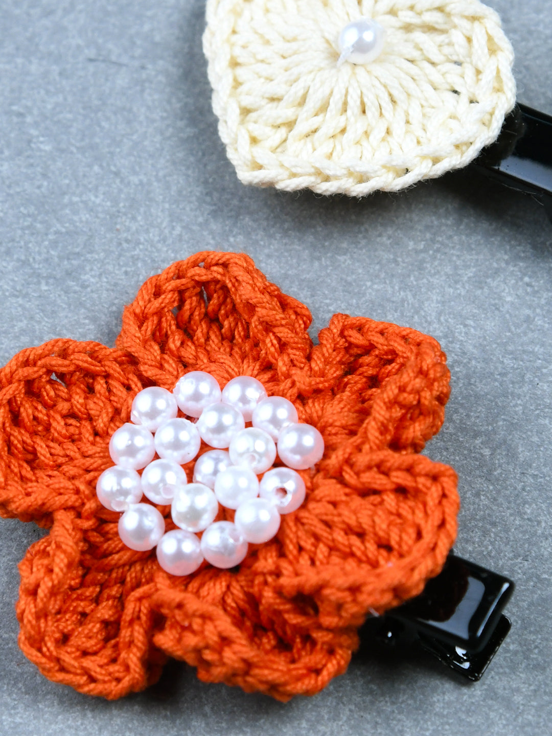 Pack Of 4 Trendy Floral And Hearts Crochet Hair Clips - Off White & Rust