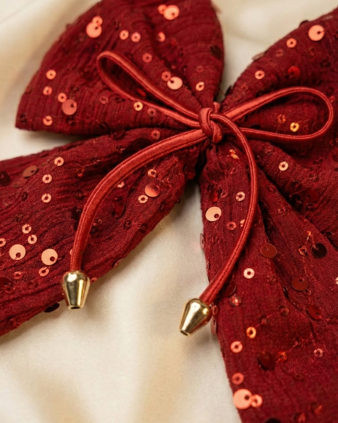 Red Shimmer Embellished Bow with Tail Alligator Hairclip