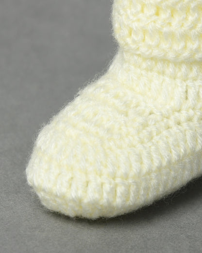 Off White Handmade Woollen Booties for Kids