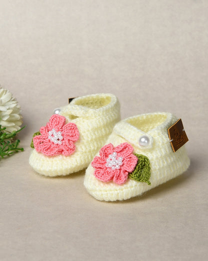 Off White Handmade Floral Woollen Baby Booties