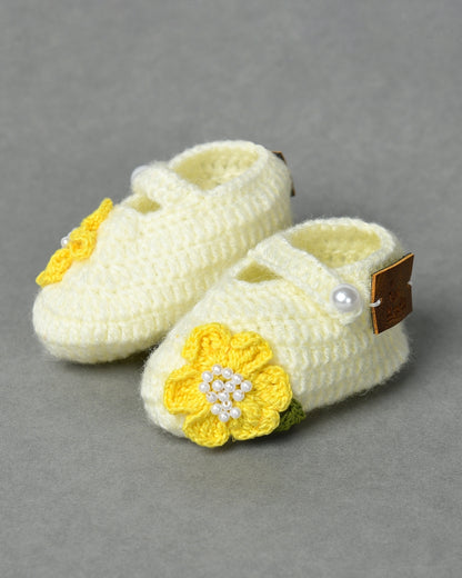 Off White Handmade Floral Woollen Baby Booties