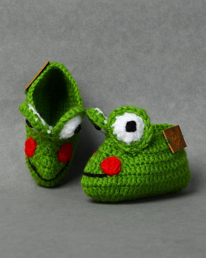 Green Handmade Woollen Frog Shaped Infant Baby Booties