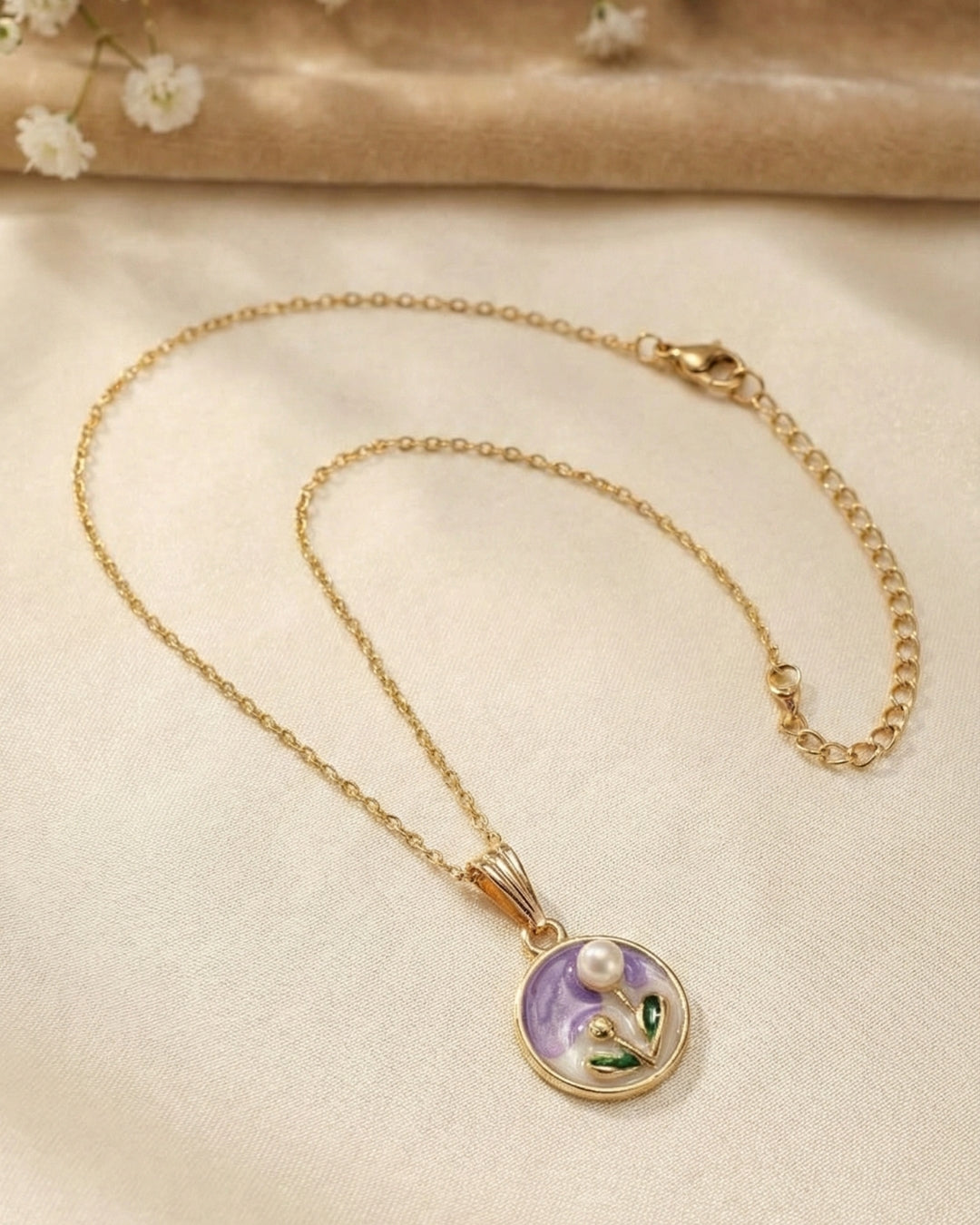 Cute Embellishment Pendant With Chain