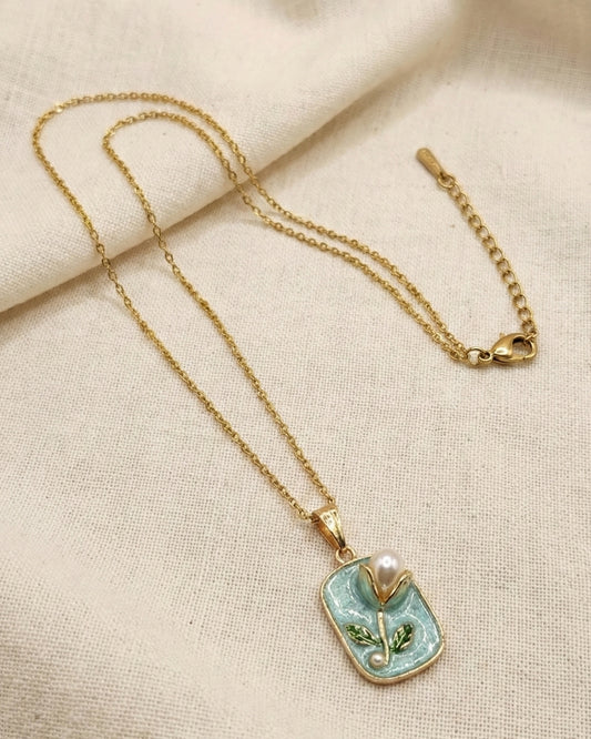 Flower & Pearl Embellishment Pendant With Chain